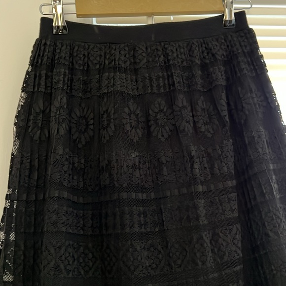 Women’s medium skirt - Picture 2 of 3